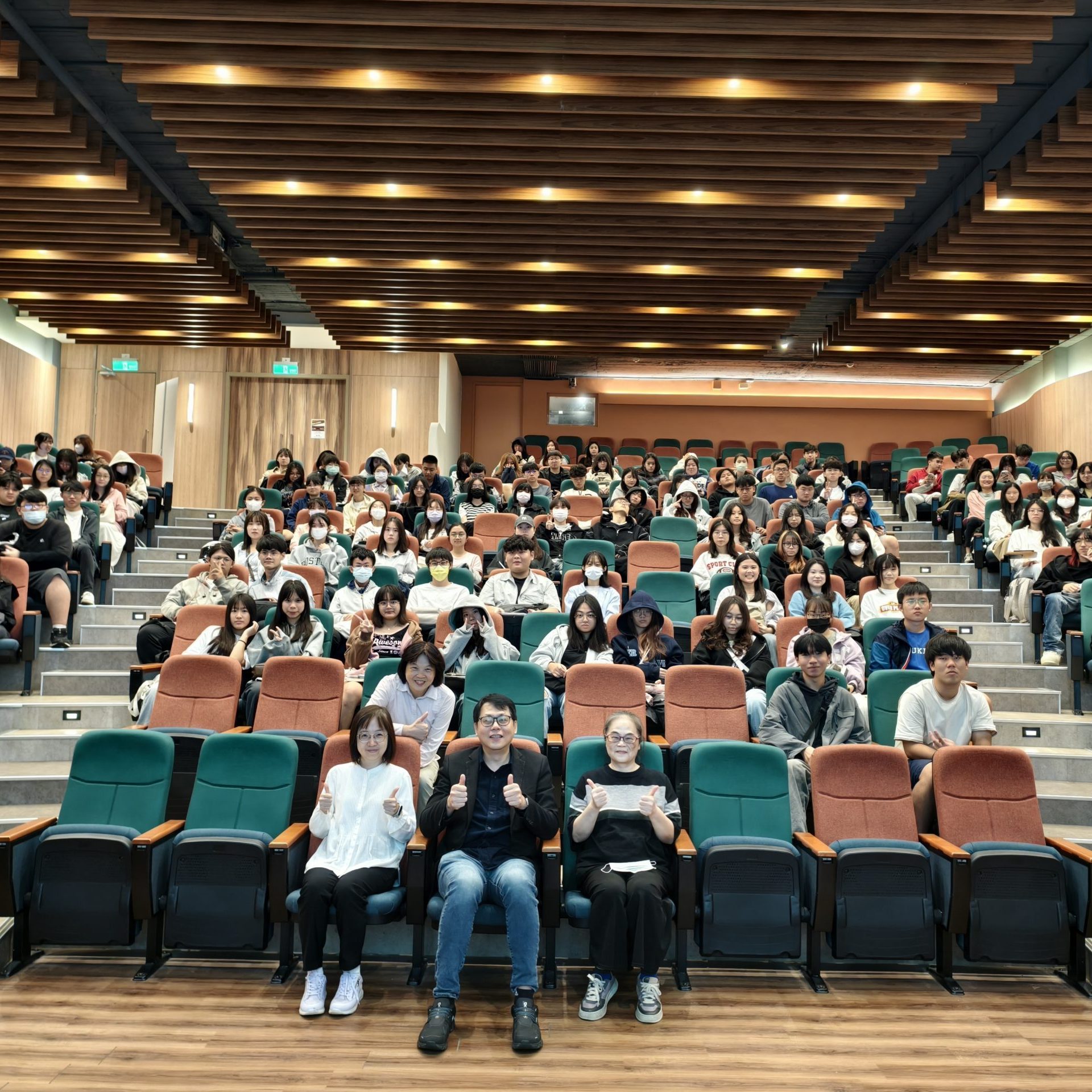 2025 會計系職涯分享講座-85級李德榮學長